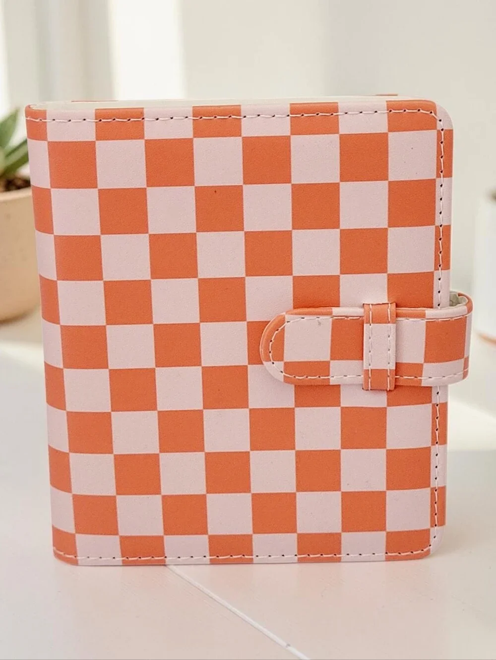 Holds 48 (2